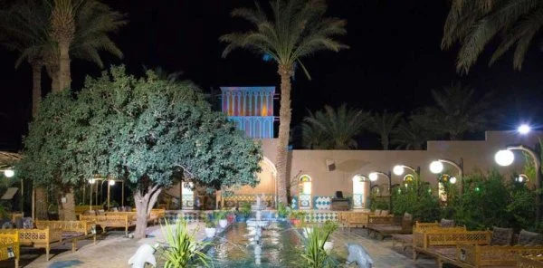 آشنایی با مکان های دیدنی شیراز در شب