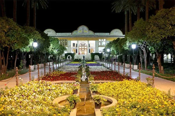 آشنایی با مکان های دیدنی شیراز در شب