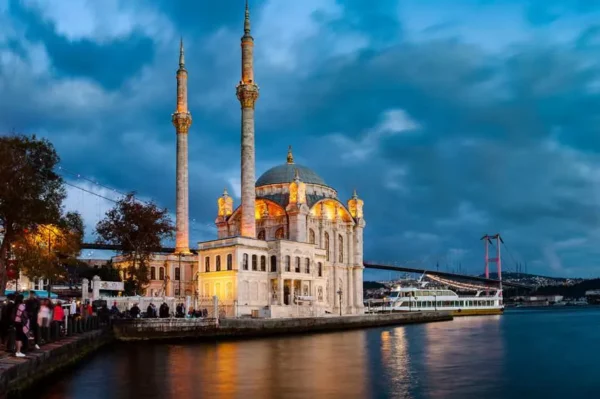 خیابان استقلال